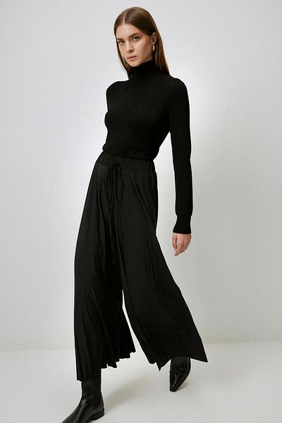 Touché Privé Pleated Knitted Pant