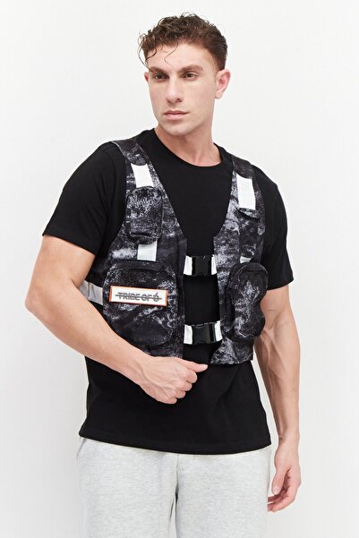 Tribe of 6 جاكيت رجالي مطرز بشعار، أسود