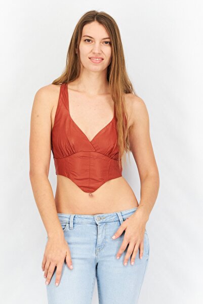 Ei8th Hour بلوزة جلدية سادة بدون أكمام بفتحة رقبة على شكل حرف V للنساء، بني