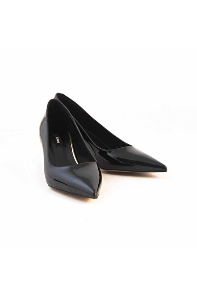 KEMAL TANCA Kadın Rugan Deri Siyah Topuklu Ayakkabı