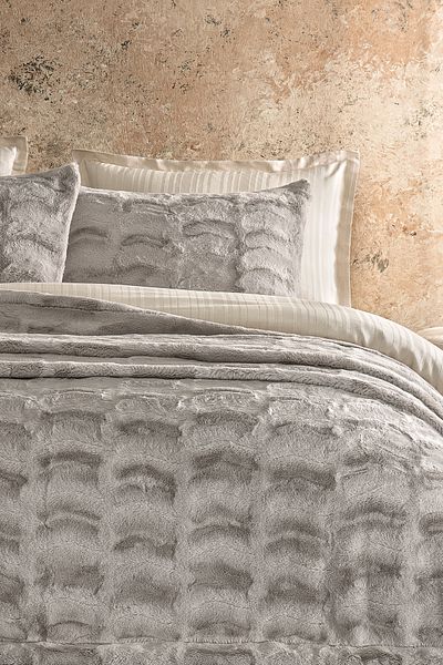 Puffy Frida Mink Double Bedspread Set