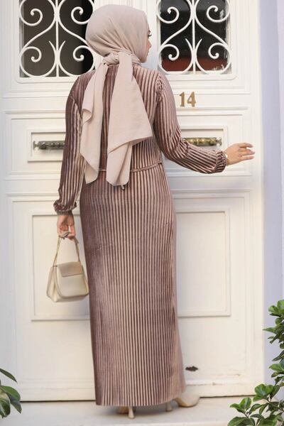 Neva Style Pleated Dark Mink Velvet Hijab Dress 22751Kv