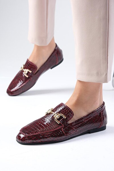 Mio Gusto Бордови дамски обувки с плосък пръст Jordane от естествена кожа в червен цвят с животински шарки