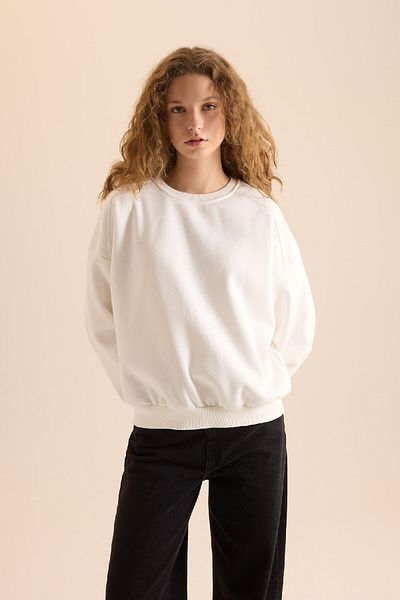 DeFacto Übergroßes, einfarbiges, dickes Sweatshirt mit Rundhalsausschnitt – D9022axns