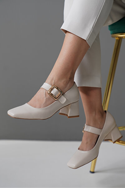 Lizzu حذاء نسائي بكعب منخفض ومقدمة حادة باللون البيج - Goriva