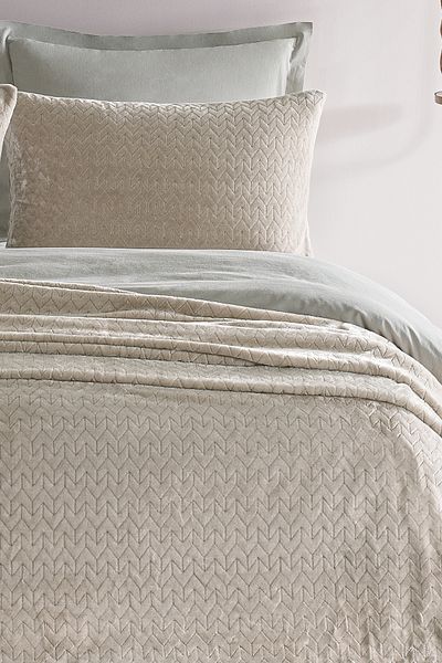 Puffy Beige Single Bedspread Set - Lines