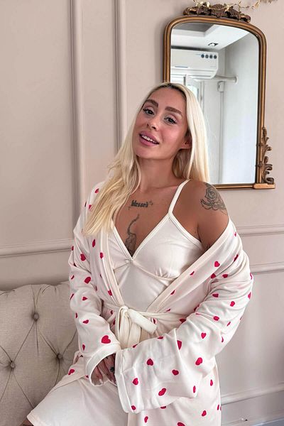 Pijamaevi Set de pijamale de damă cu model de inimă și halat termic