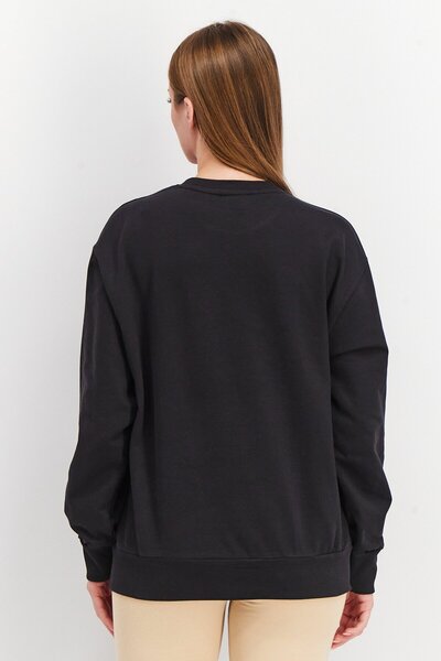 UMBRO Women Sportswear Fit Long Sleeve Training Sweatshirt, Black