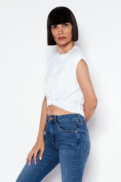 Bcbgeneration Women Round Neck Sleeveless Solid Crop Top, White