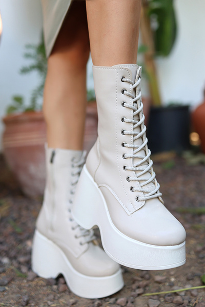 Lizzu Kadın Dolgu Topuk Bağcıklı Bot Zina Bej