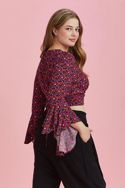 Los banditos Μπλούζα με λουλουδάτο σχέδιο ισπανικής μανίκιας μεγάλου μεγέθους