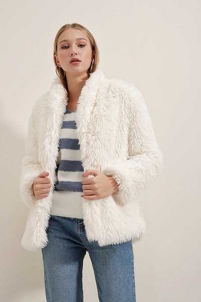 Giyim Dünyası Ecru Women's Furry Plush Coat
