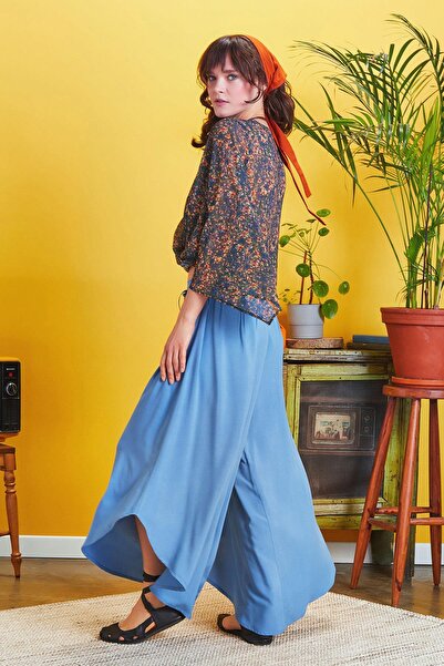 Los banditos Wide Leg Trousers with Elastic Waist Detail on the Leg