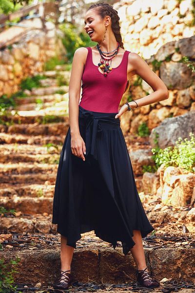 Los banditos Loose Midi Flared Skirt with Tie Waist