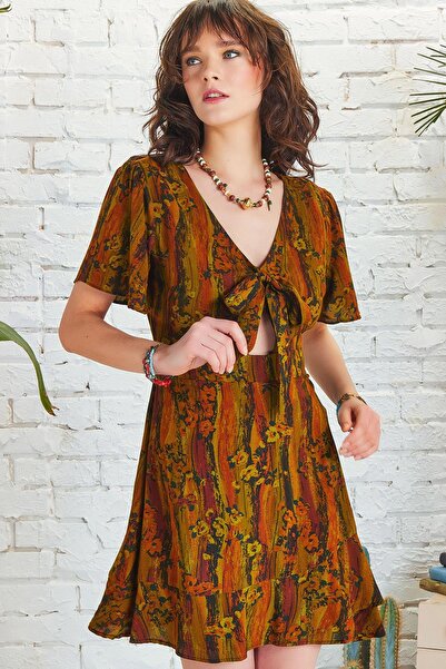 Los banditos Window Detail Tied V-Neck Bohemian Mini Dress