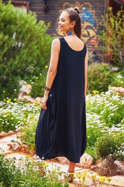 Los banditos Boat Neck Button Detailed Pocket Casual Dress