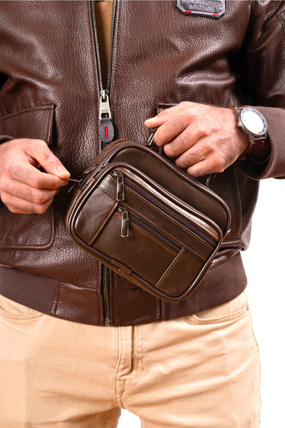 CüzCan Чоловіча коричнева горизонтальна модель зі сталевим каркасом, виготовлена з натуральної шкіри, ручна та плечова сумка (маленький розмір)