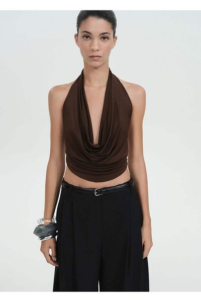 MANGO Woman Rückenfreie Bluse mit drapiertem Ausschnitt