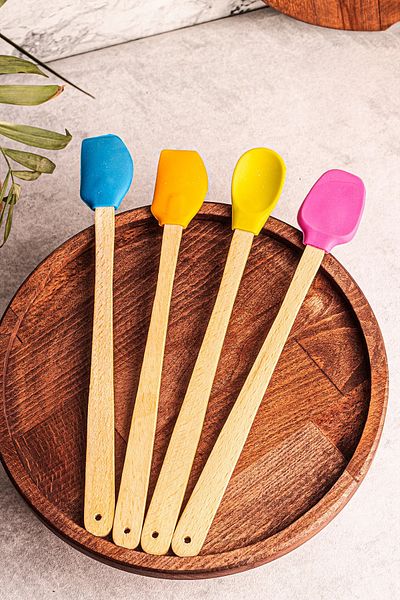 devigo Set of 4 Fireproof Non-Stick Colored Silicone Head Wooden Spatulas