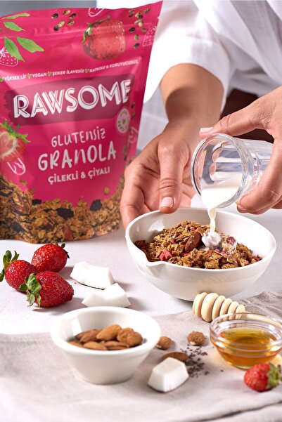 Rawsome Glutensiz Çilekli & Çiyalı Granola 250 g