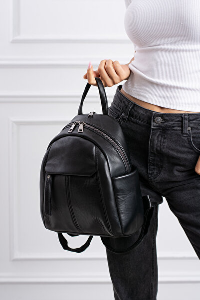 Erzeno Černý dámský batoh z pravé kůže / kožený vícekomorový batoh malé velikosti
