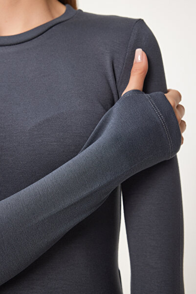 Lovelyİstanbul Pack of 2 Crew Neck Finger Snap Basic Knitted Blouse Ecru Anthracite Lcr0011