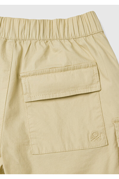 United Colors of Benetton Μπεζ λογότυπο για αγόρι με κεντημένο μπάλωμα τσέπη με κορδόνι στη μέση Φαρδιά βερμούδα