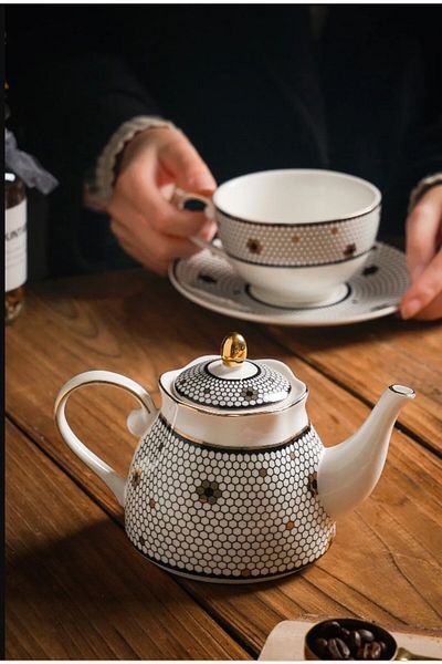 Tasarım Evi 4 Piece Emillia Hexagonal Gold Patterned Tea and Coffee Cup + Porcelain Teapot Set