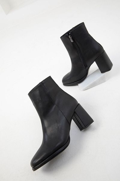 SOHO Schwarze Damenstiefel und Stiefeletten, Modell 19949