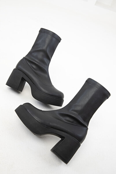 SOHO Dámské černé kozačky – model Bootie z roku 19954