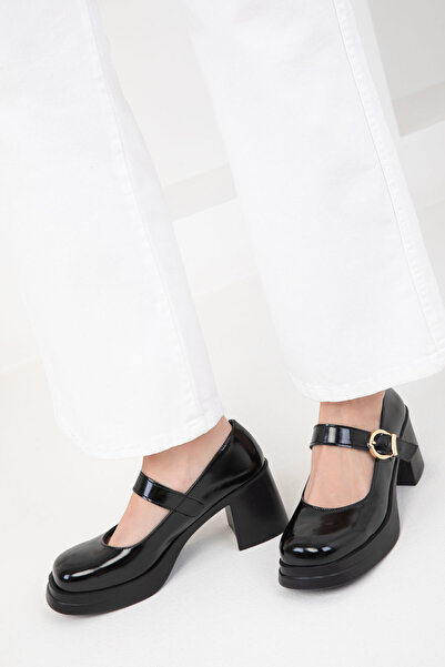 SOHO Lakované černé dámské neformální boty - 19972