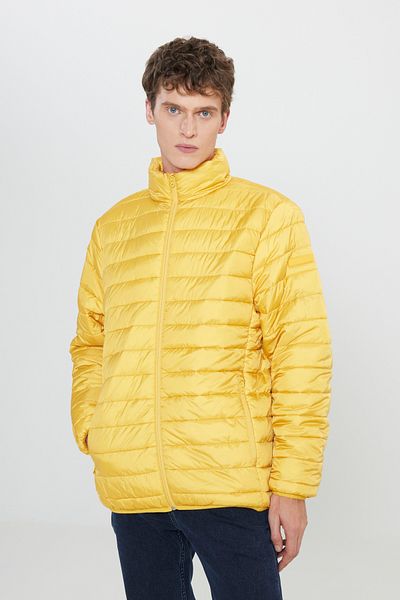 Riders by Lee Regular Fit Herren-Pufferjacke mit normaler Passform und Stehkragen und Reißverschluss in Senfgelb