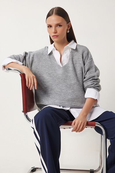 Happiness İstanbul Woman's Gray V-Neck Knit Sweater ZA00063