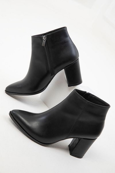 SOHO Women's Black Boots & Booties 17518