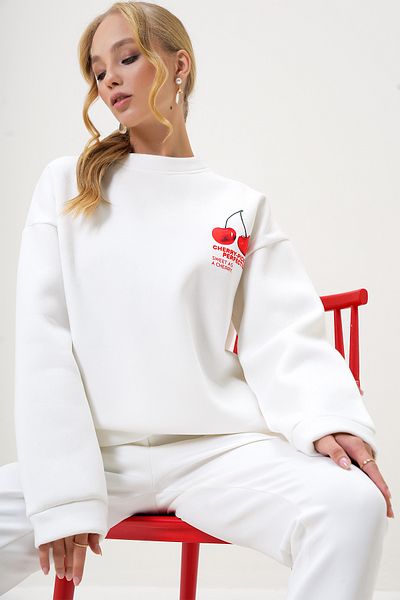 Trend Alaçatı Stili White Cherry Printed Sweatshirt for Women - Crew Neck, 3 Thread, Raster Alc-X13151
