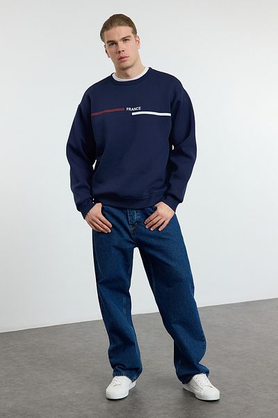 Trendyol Collection Тъмносин голям суичър с щампи от полар - Tmnaw25Sw00187