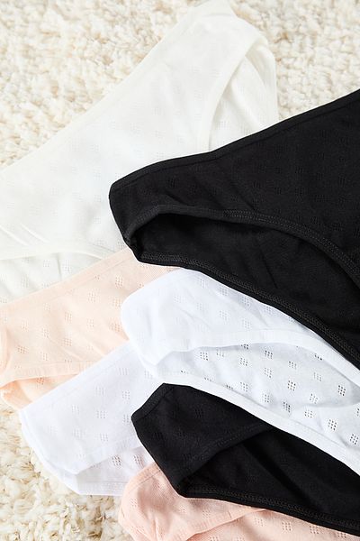 Trendyol Collection Packung mit 7 farbigen, klassischen Strickhöschen aus 100 % Baumwolle – THMAW25KU00029