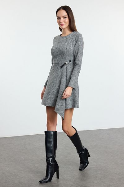 Trendyol Collection Ecru Mini gewebtes Kleid - Schwungrad-Detail, Taillenöffnung Twoaw25el00157