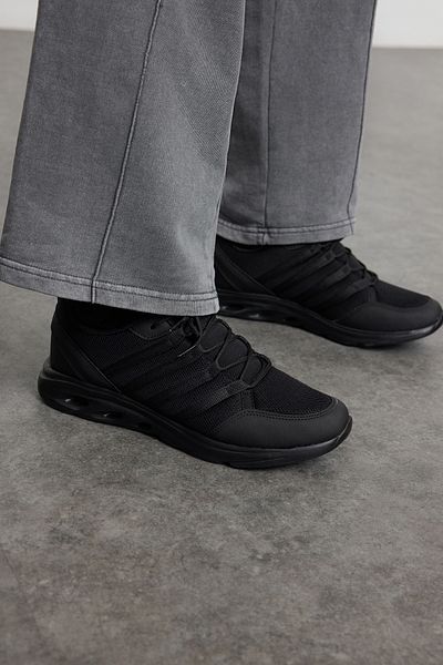 TRENDYOL SHOES Pánské vycházkové tenisky - Černé šněrovací Takaw25sn00035