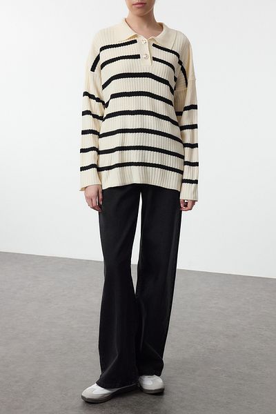 Edit by Trendyol Ecru Pasiasty Sweter Polo Z Kołnierzykiem Tedaw25Kz00045