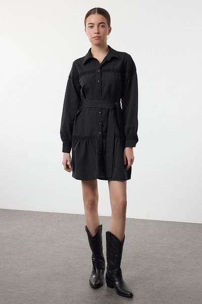 Trendyol Collection Μαύρο μίνι φόρεμα με μασίφ δαντέλα και φύλλο - TWOAW21EL1964