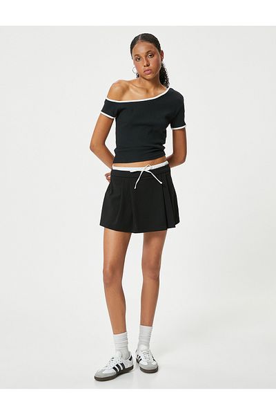 Koton Tricou cu gât barcă, cu mânecă scurtă, cu umăr în afara, slim fit