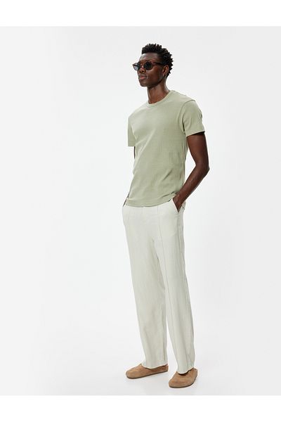 Koton Μπλουζάκι με υφή Slim Fit Basic - Κοντό μανίκι