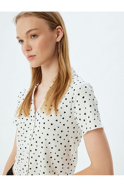 Koton Heart Detailed Short Sleeve Shirt Collar T-Shirt