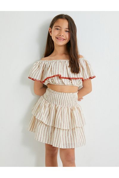 Koton Kurze Bluse mit Volant und offenen Schultern – besticktes Detail