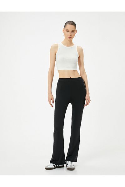 Koton Bequeme Hose mit spanischem Bein und Standardbund – gerippt