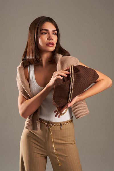 Berlesi Geantă de umăr cu lanț din piele de căprioară maro amar