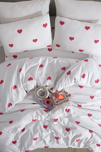B2B Plus Red Love Cotton Bedding Set | Buttoned Duvet Cover and 2 Pillowcases