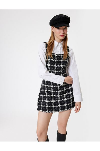 Koton Ärmelloser Overall mit quadratischem Ausschnitt und Tweed-Salopet-Shorts