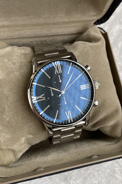 Leerybee Make Yourself Stand Out with Premium Designs: Classic Men's Wristwatch